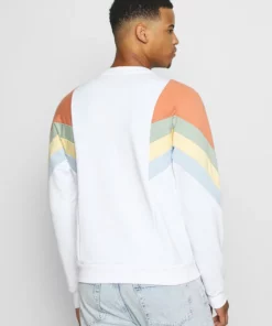 Kaotiko UNISEX CREW SEATTLE - Sweatshirt - White -Kaotiko || Fire & Glory Populaire Magasin 158d7c5e127c43f7bb30b45330f4fb9f