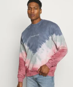 Kaotiko || Fire & Glory Populaire Magasin 39 Kaotiko UNISEX- CREW TIE DYE BUSTER - Sweatshirt - Dark Blue