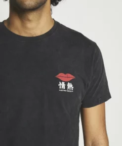 Kaotiko LIPS UNISEX - T-Shirt Print - Dark Grey -Kaotiko || Fire & Glory Populaire Magasin 31a4ae5676684320927d1903f2d832b2