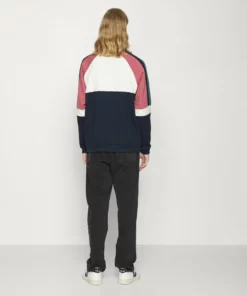 Kaotiko CREW DENVER - Sweatshirt - Navy/marfil/heura/burgundy - Herren 9 Kaotiko CREW DENVER - Sweatshirt - Navy/marfil/heura/burgundy - Herren -Kaotiko || Fire & Glory Populaire Magasin 7f107158e1964f5a9509a5a2177a559d