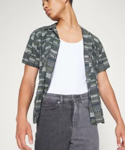 Kaotiko CAMISA ZANZIBAR UNISEX - Hemd - Green 17 Kaotiko CAMISA ZANZIBAR UNISEX - Hemd - Green -Kaotiko || Fire & Glory Populaire Magasin 965e9158d5dc49bf9524ea10d845b61c