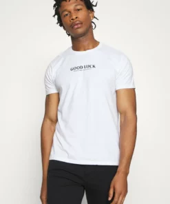 Kaotiko UNISEX GOOD LUCK - T-Shirt Print - White -Kaotiko || Fire & Glory Populaire Magasin dde32515460a431a91872f8fd6b06d22