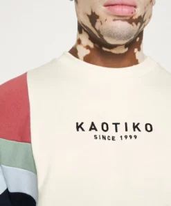 Kaotiko - Unisex CREW SEATTLE - Sweatshirt - Marfil/burgundy -Kaotiko || Fire & Glory Populaire Magasin fab7ea15951c47e29b99dc678e5a6bfe