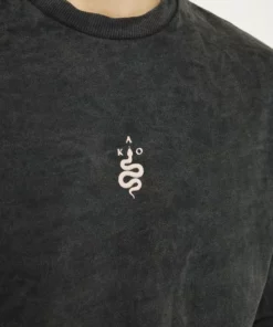 Kaotiko CREW WASHED PALM VIBES UNISEX - Sweatshirt - Black -Kaotiko || Fire & Glory Populaire Magasin ff43e49e18a549ab80ae60ec6f4aea61